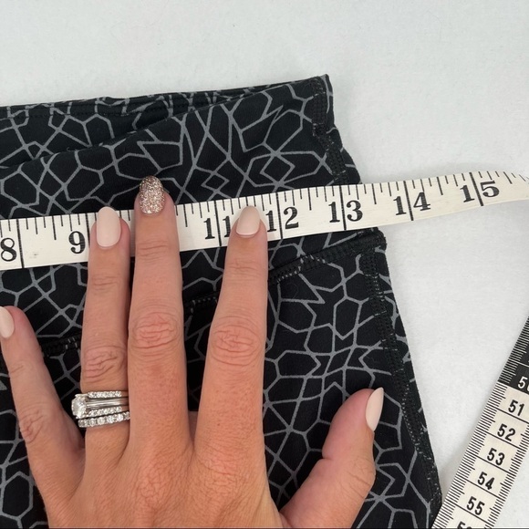 NIKE Women’s Dri-Fit Running Training Capri Pant Black/White Starglass sz: Small - Picture 8 of 10